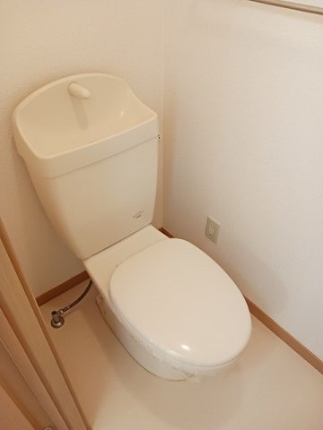トイレ　清潔感のあるトイレです
