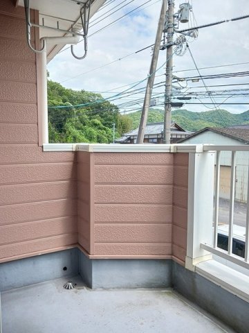 バルコニー　開放的で明るい空間を演出してくれるバルコニーです