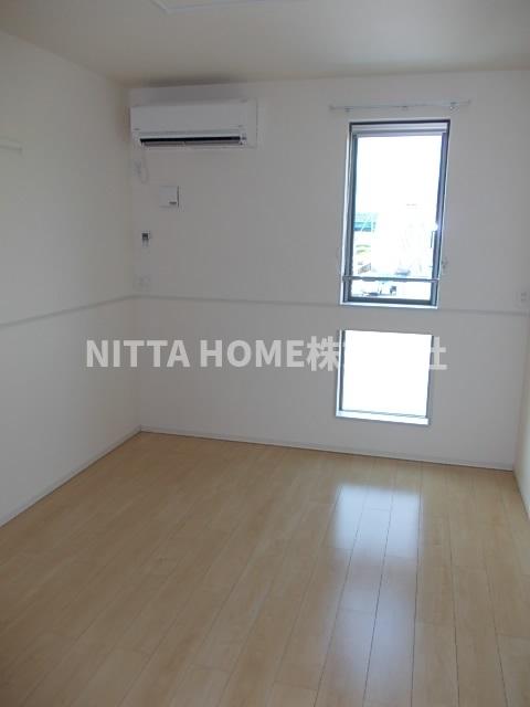 その他部屋・スペース　こちらの洋室は6帖です！