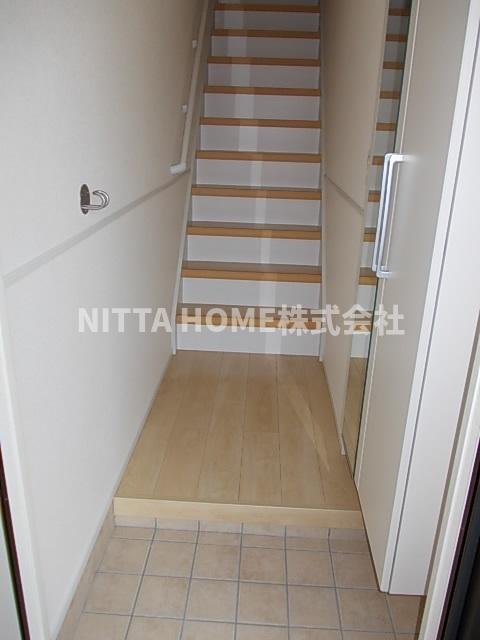 玄関　収納力バツグンのシューズボックスです★