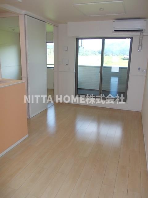 居室・リビング　リビングは12.5帖です☆彡