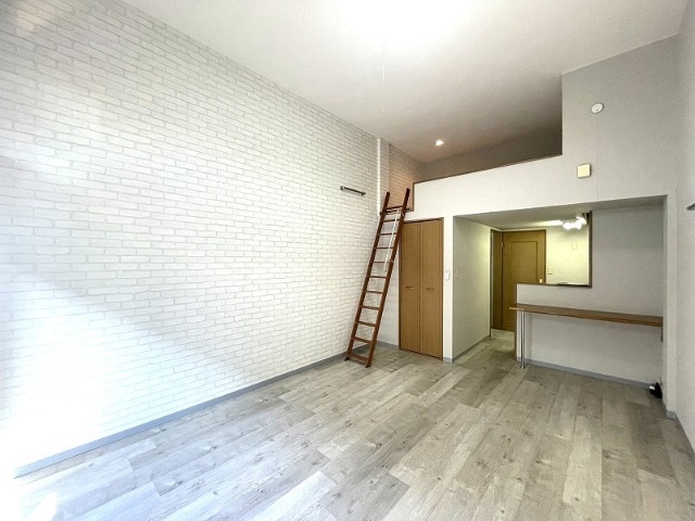 居室・リビング　※現況を優先します。