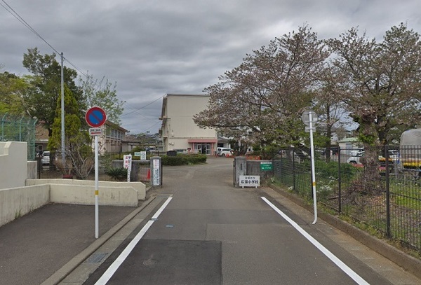 小学校　宮崎市立広瀬小学校（小学校）まで1585m