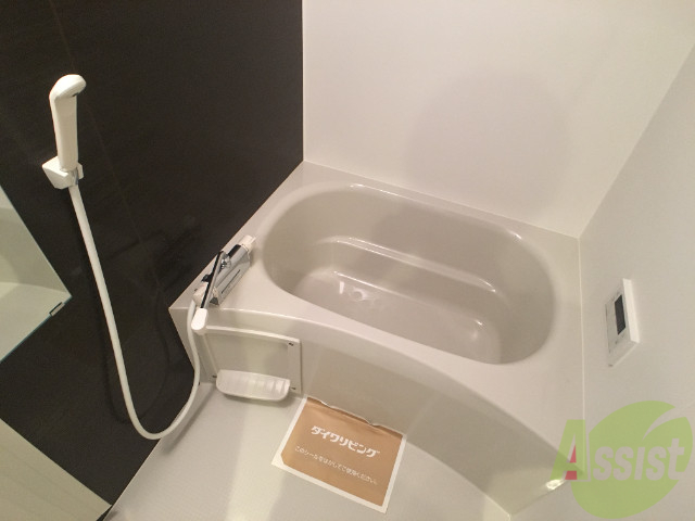 バス・シャワールーム　バスルームはこちらです。一日の疲れをここで癒して下さい。