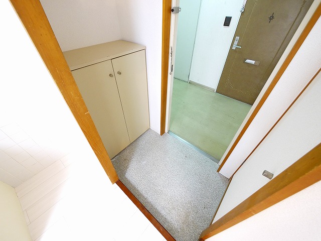 玄関　収納もある玄関です