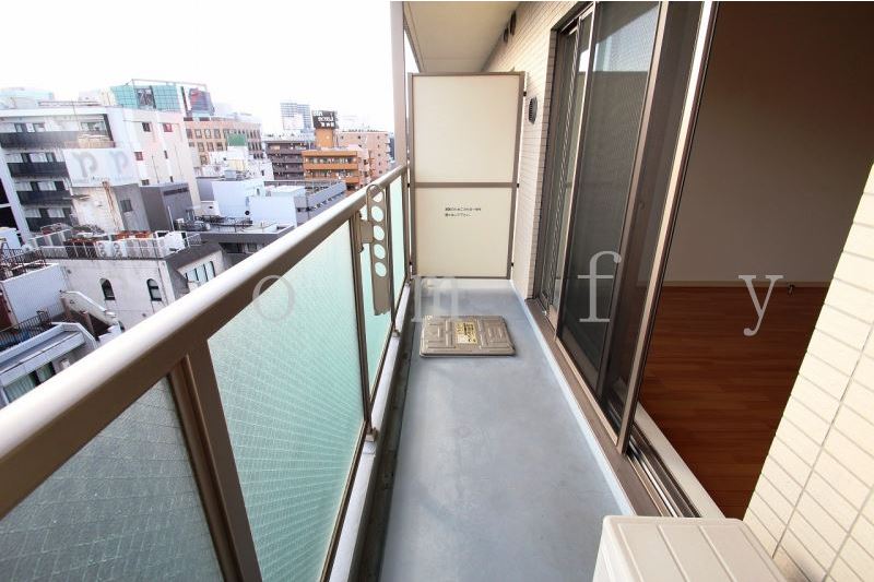 バルコニー　日当たり良好なバルコニー