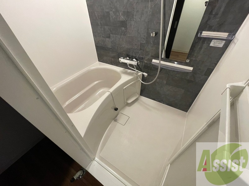 バス・シャワールーム　お風呂になります。一日の疲れを癒してくださいね。