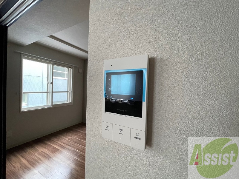 セキュリティ　ＴＶモニター付インターホンです。来客者の顔が見えるので安心！