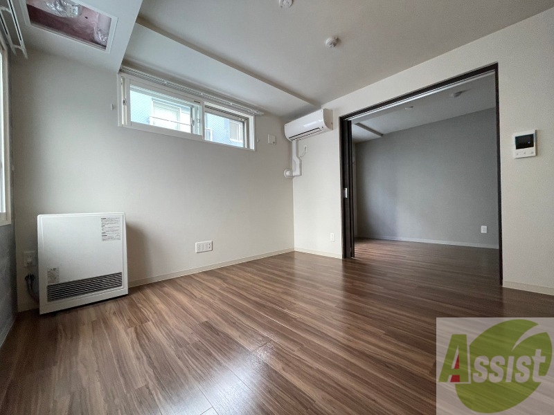 居室・リビング　広くてきれいなリビングです！快適に過ごせそうですね。