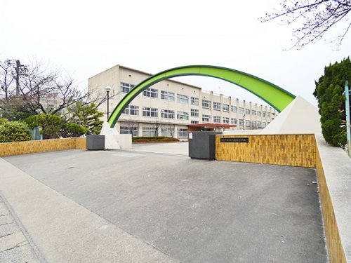 高校・高専　愛知県立千種高等学校（高校・高専）まで699m