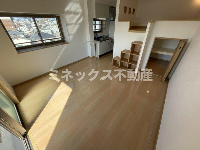 居室・リビング　同タイプのお部屋の写真。現況を優先します。