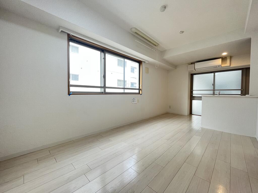 居室・リビング　居間