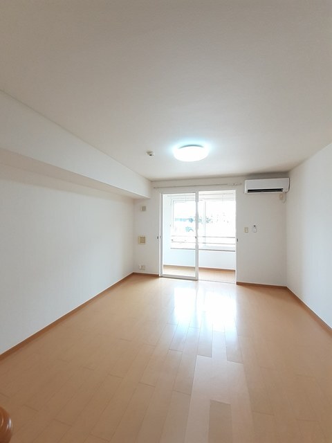 居室・リビング　洋室１２．２帖