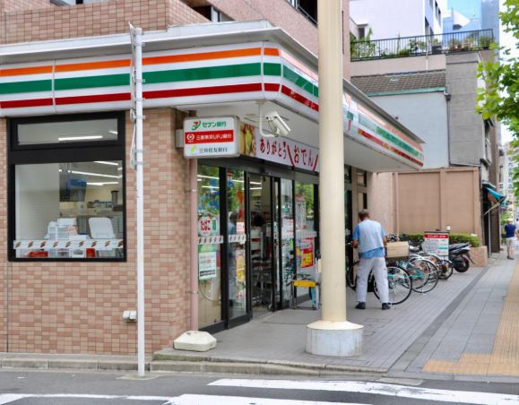 コンビニ　セブンイレブン向島店（コンビニ）まで105m
