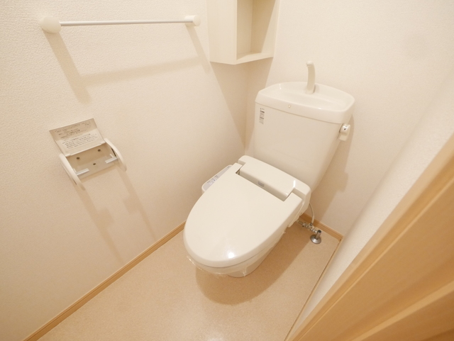 トイレ　★人気の温水洗浄便座付です★