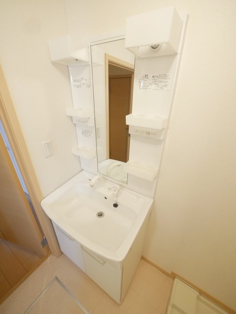 洗面設備　★人気の独立洗髪洗面化粧台で朝の準備にも便利ですね★