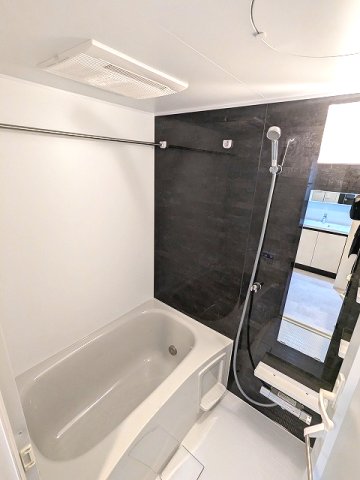 バス・シャワールーム　追焚オートバス、浴室換気乾燥機、24時間換気システム