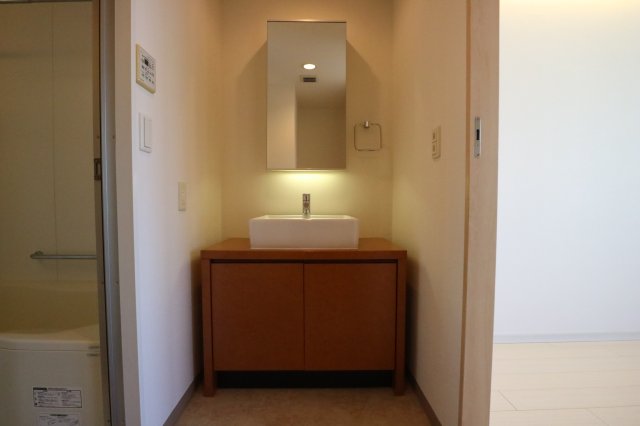 洗面設備　同一タイプです。