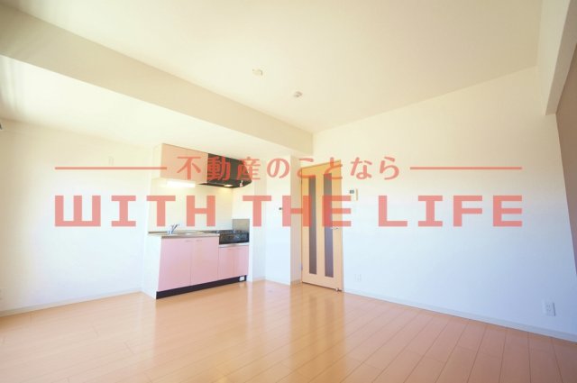 居室・リビング　こちらのリビングで趣味の時間をお楽しみください