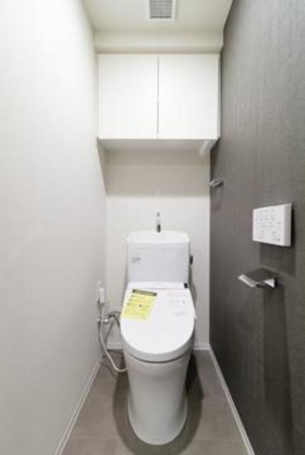 トイレ　※写真は同タイプ住戸です。