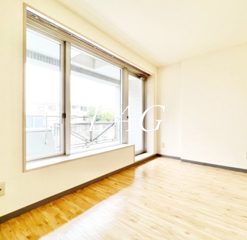 居室・リビング　洋室のお部屋（同仕様）です。