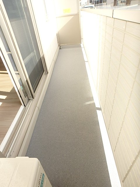 バルコニー　広いバルコニー
