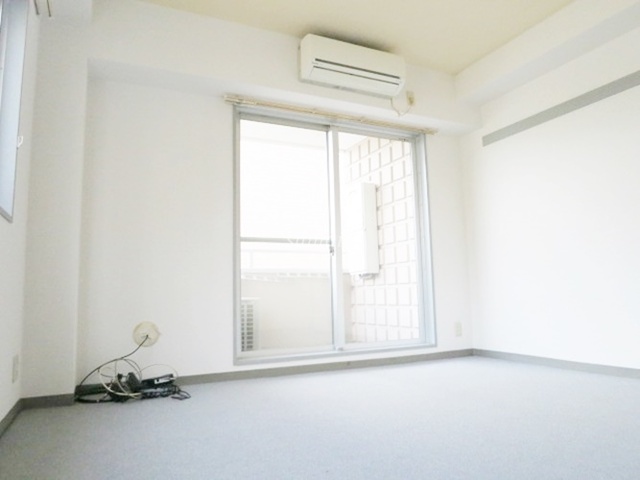 居室・リビング　6.5帖のお部屋です★