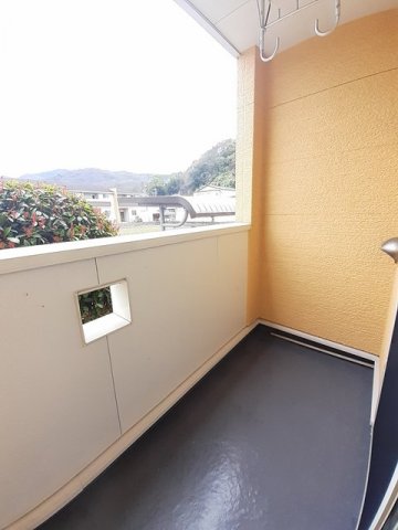 バルコニー　陽当たり良好なバルコニーです