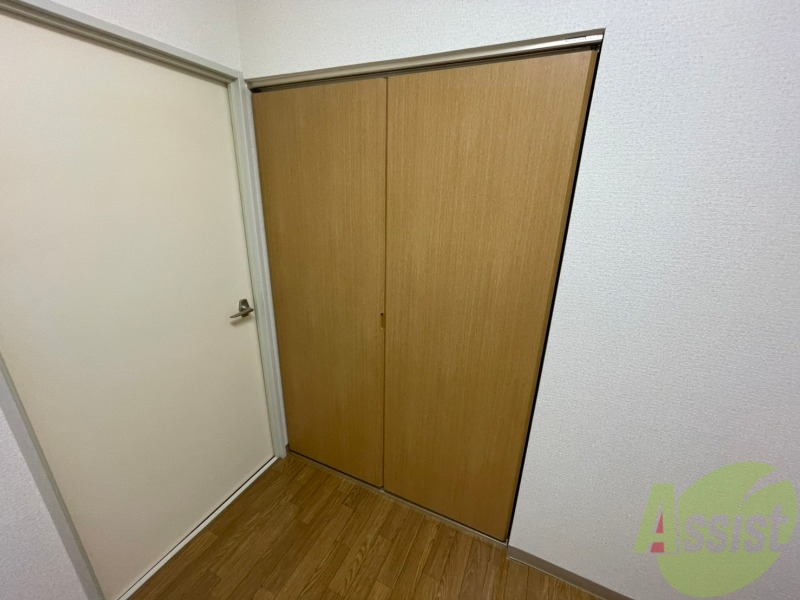 収納　寝室の収納です。部屋がすっきり片付きます。