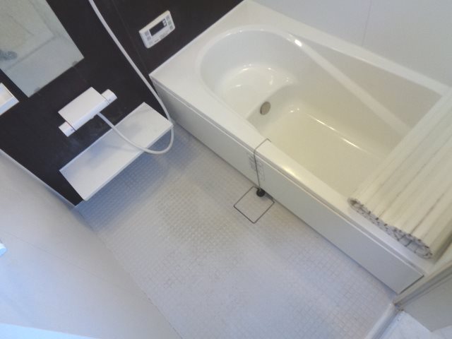 バス・シャワールーム　同物件別部屋参考写真です