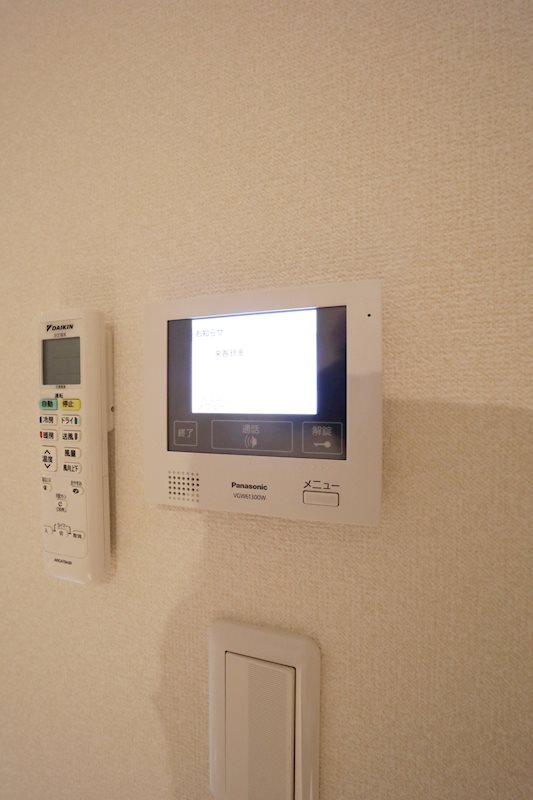 セキュリティ　モニター付きインターホン
