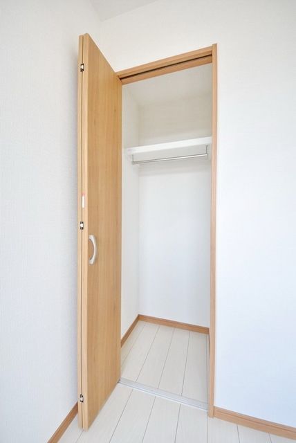 その他設備　奥行きのある収納スペース