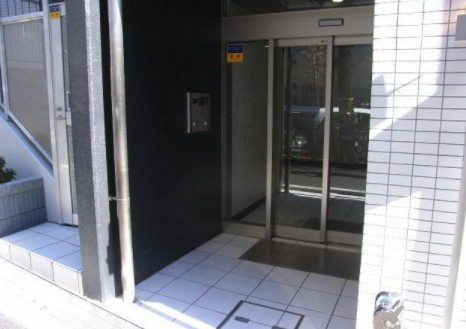 エントランス　☆安心のオートロック付き☆