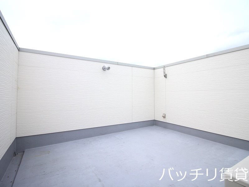 バルコニー　同型タイプの為、現状を優先いたします