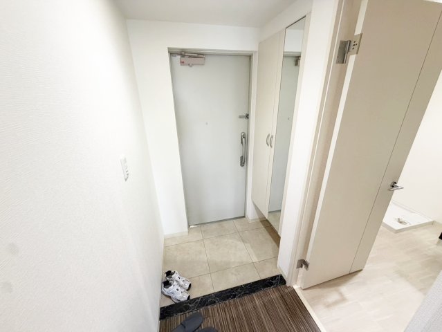 Alice Garden Esakaの玄関写真