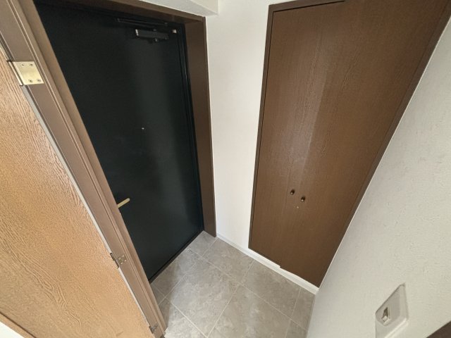 富士産業ビルの玄関写真