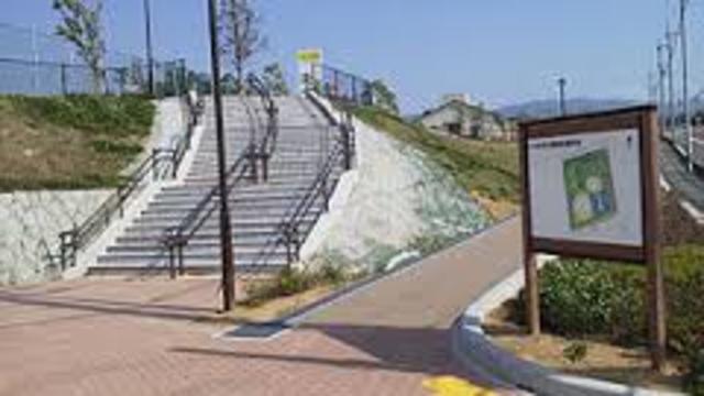 公園　くすのき公園（公園）まで701m