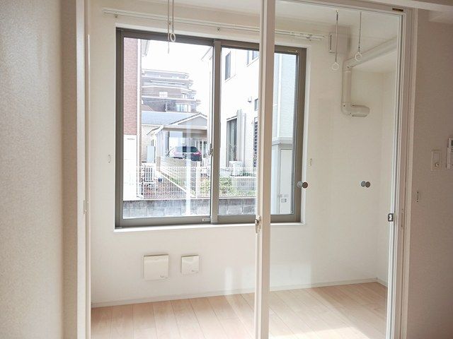 バルコニー　雨の日でも安心のサンルームです