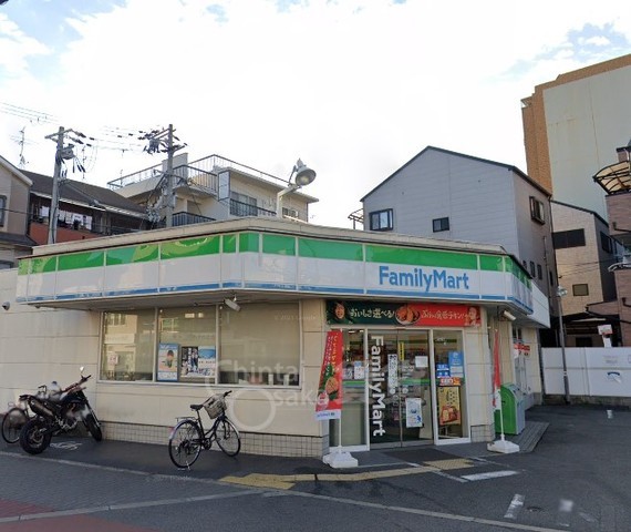 コンビニ　ファミリーマート　九条みなと通（コンビニ）まで211m
