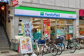 コンビニ　ファミリーマート お花茶屋店（コンビニ）まで447m