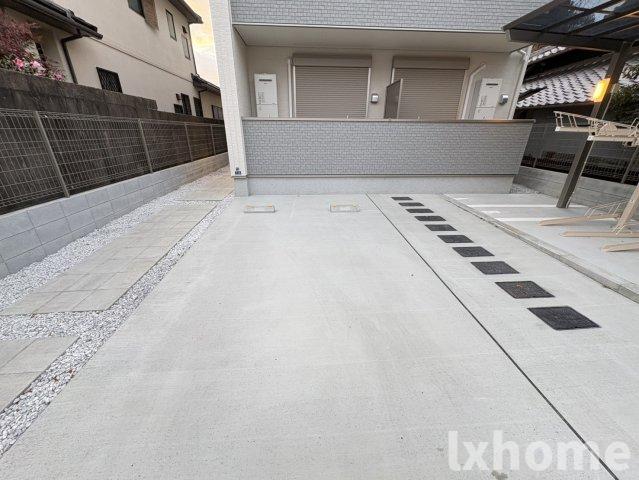 駐車場　駐車場があるので、車を買う予定の方も安心です