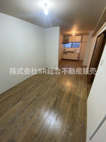 若江本町3丁目貸家の居間写真