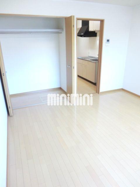 居室・リビング　８帖東向きのお部屋です