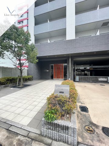 エントランス　清潔なエントランスです