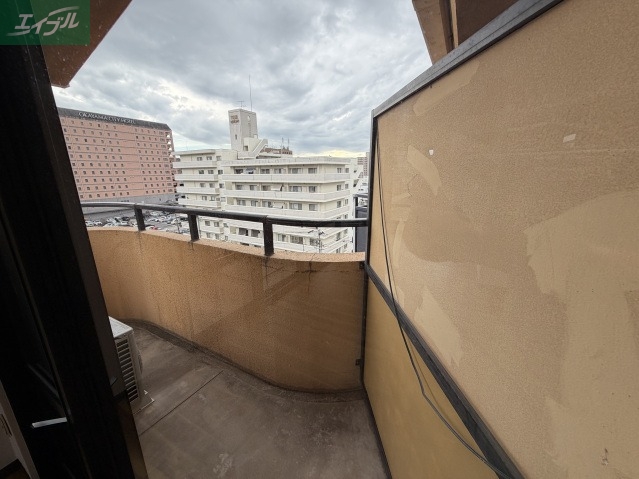 バルコニー　専用のお庭付きです