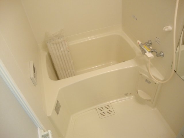 バス・シャワールーム　※同タイプの部屋写真です