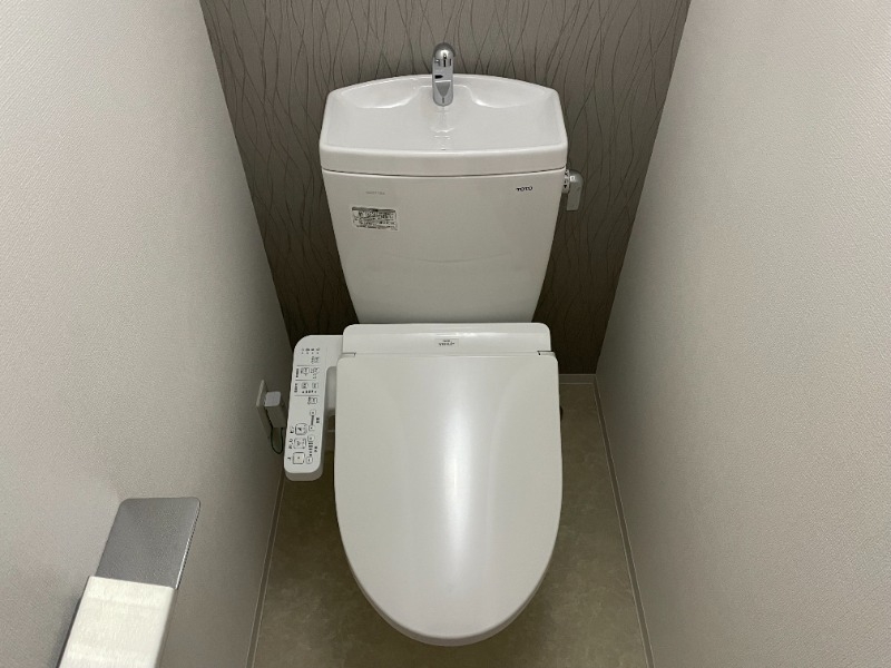 トイレ　ウォシュレット付き