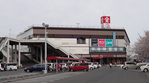 【総社駅前ビルのショッピングセンター】