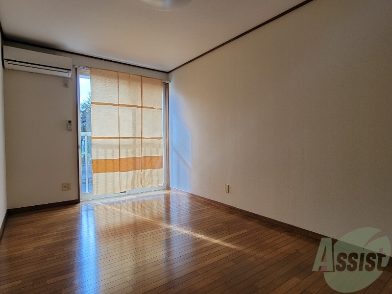 居室・リビング　広々としたフローリングのお部屋。使いやすそうです。