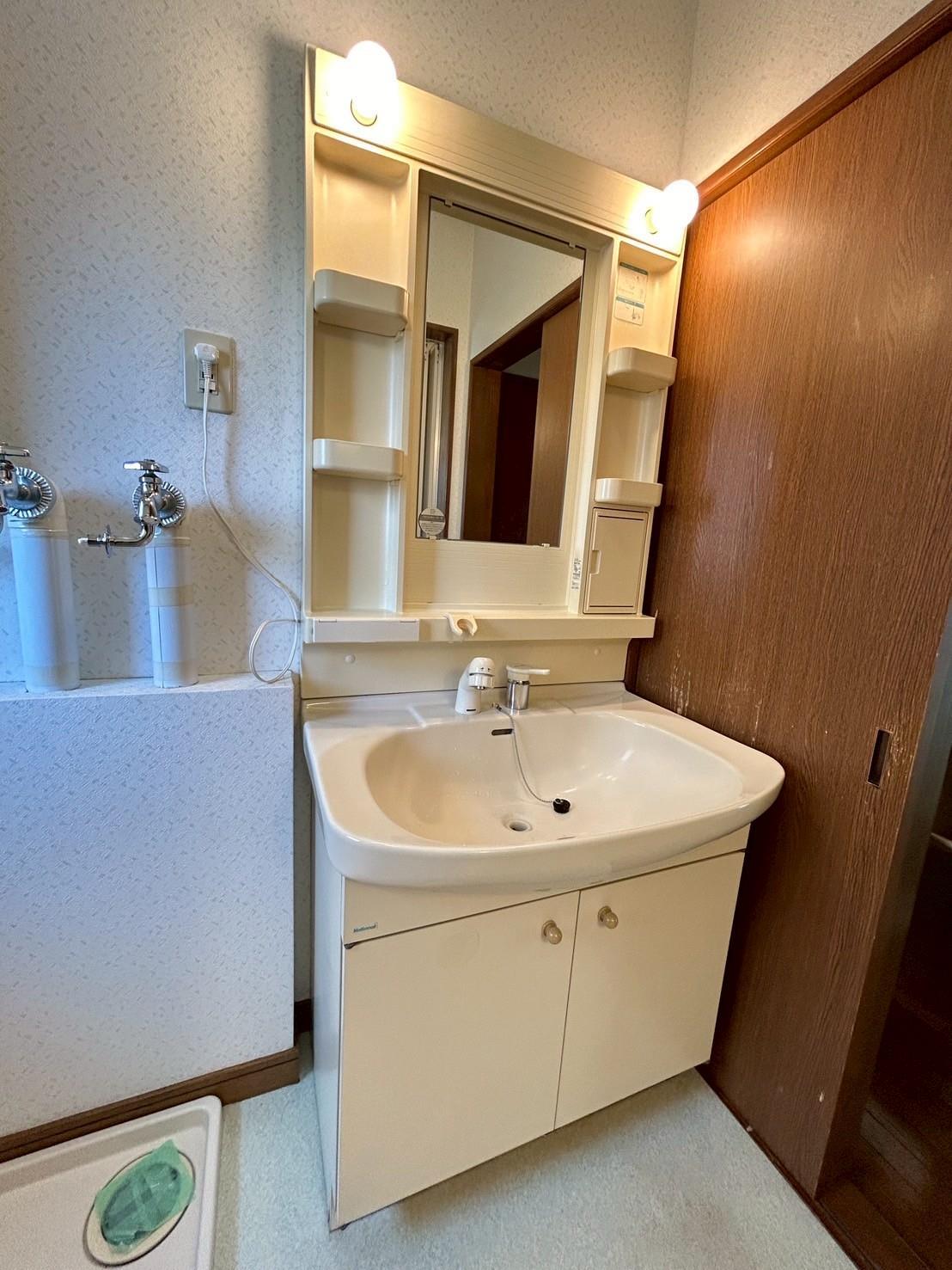 洗面設備　洗髪洗面化粧台